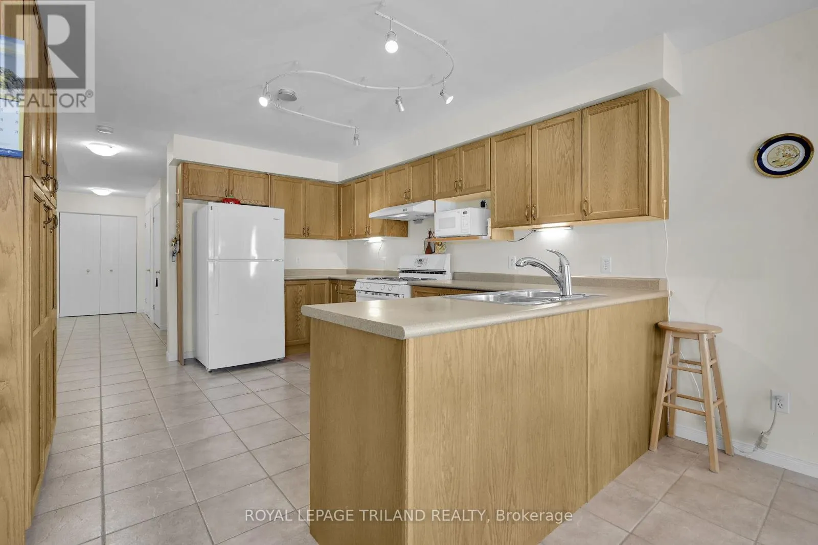 1128 STAGHORN CRESCENT