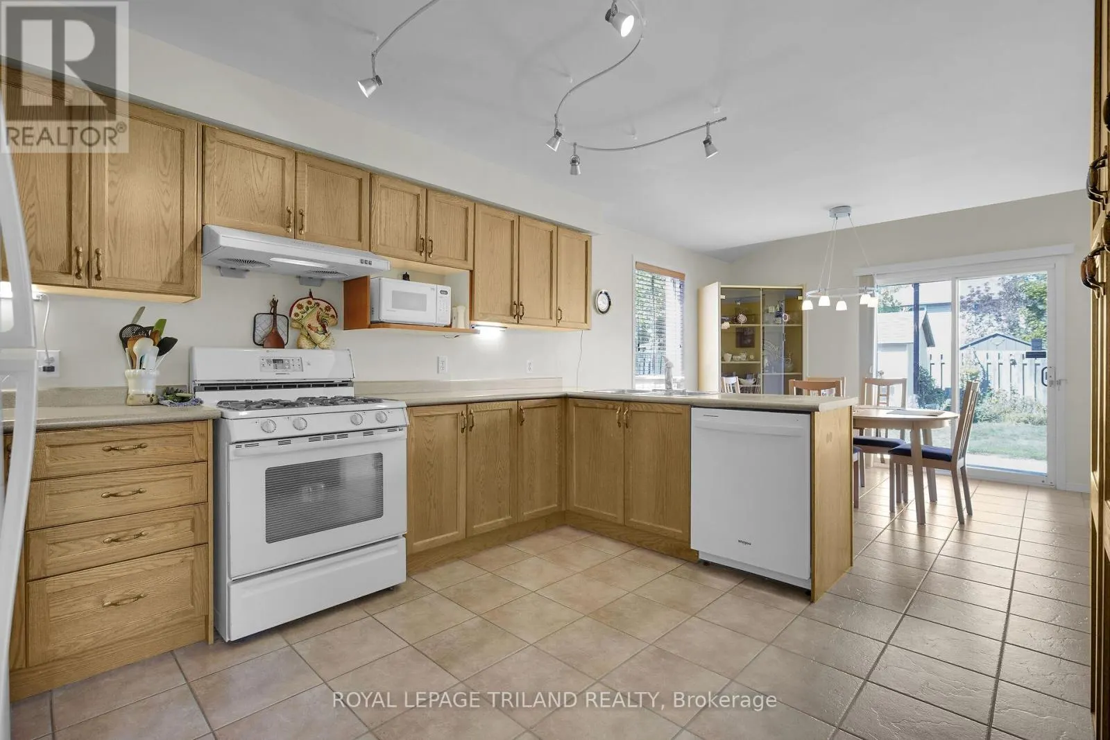 1128 STAGHORN CRESCENT