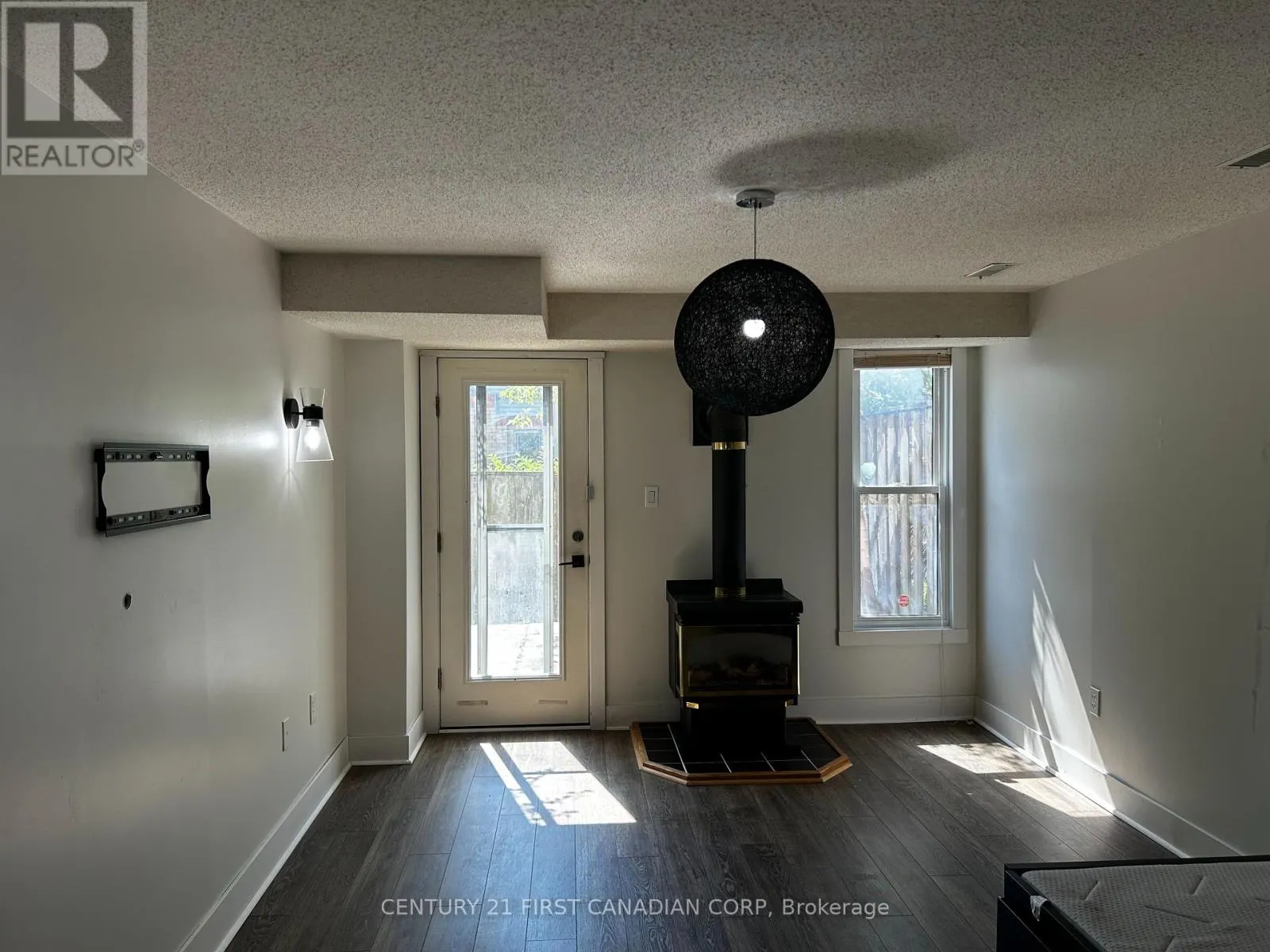4 - 1199 HAMILTON ROAD, #4