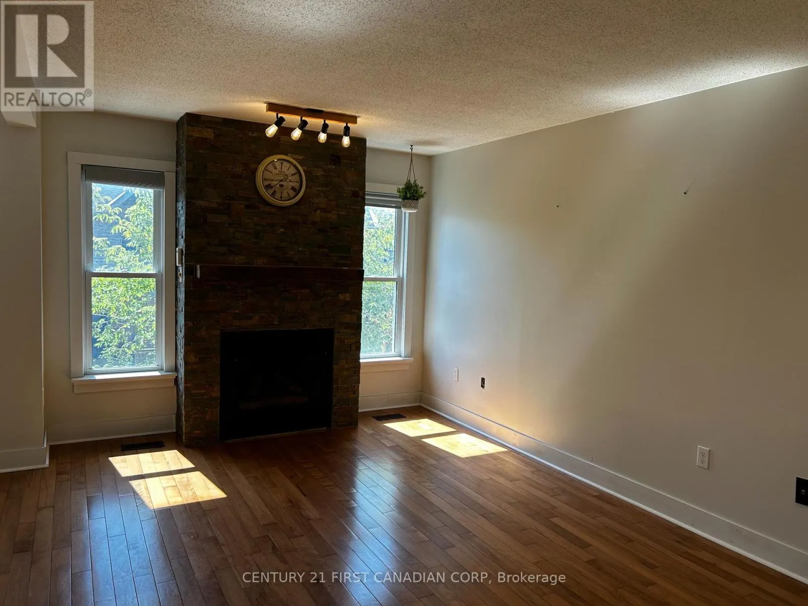 4 - 1199 HAMILTON ROAD, #4
