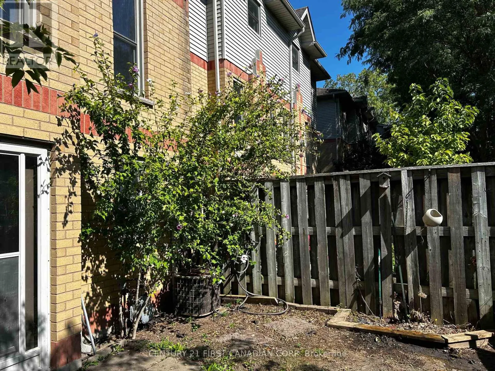 4 - 1199 HAMILTON ROAD, #4