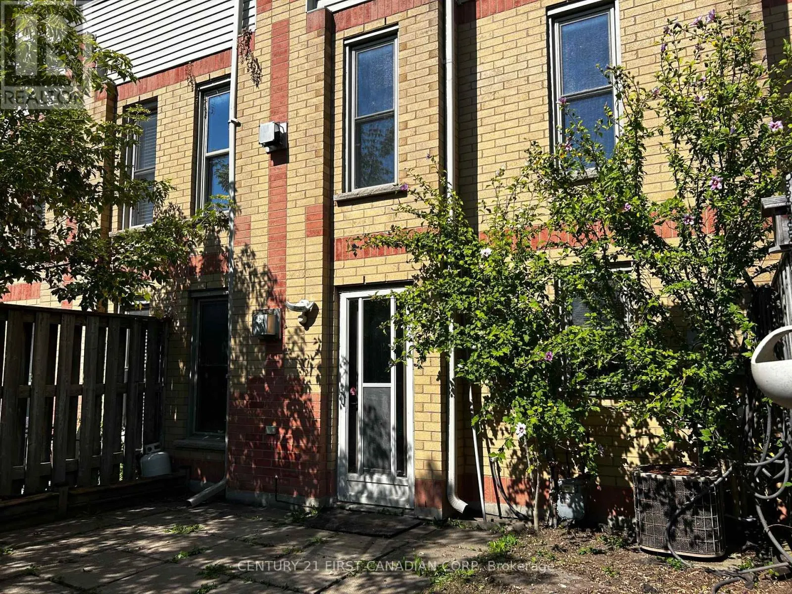 4 - 1199 HAMILTON ROAD, #4