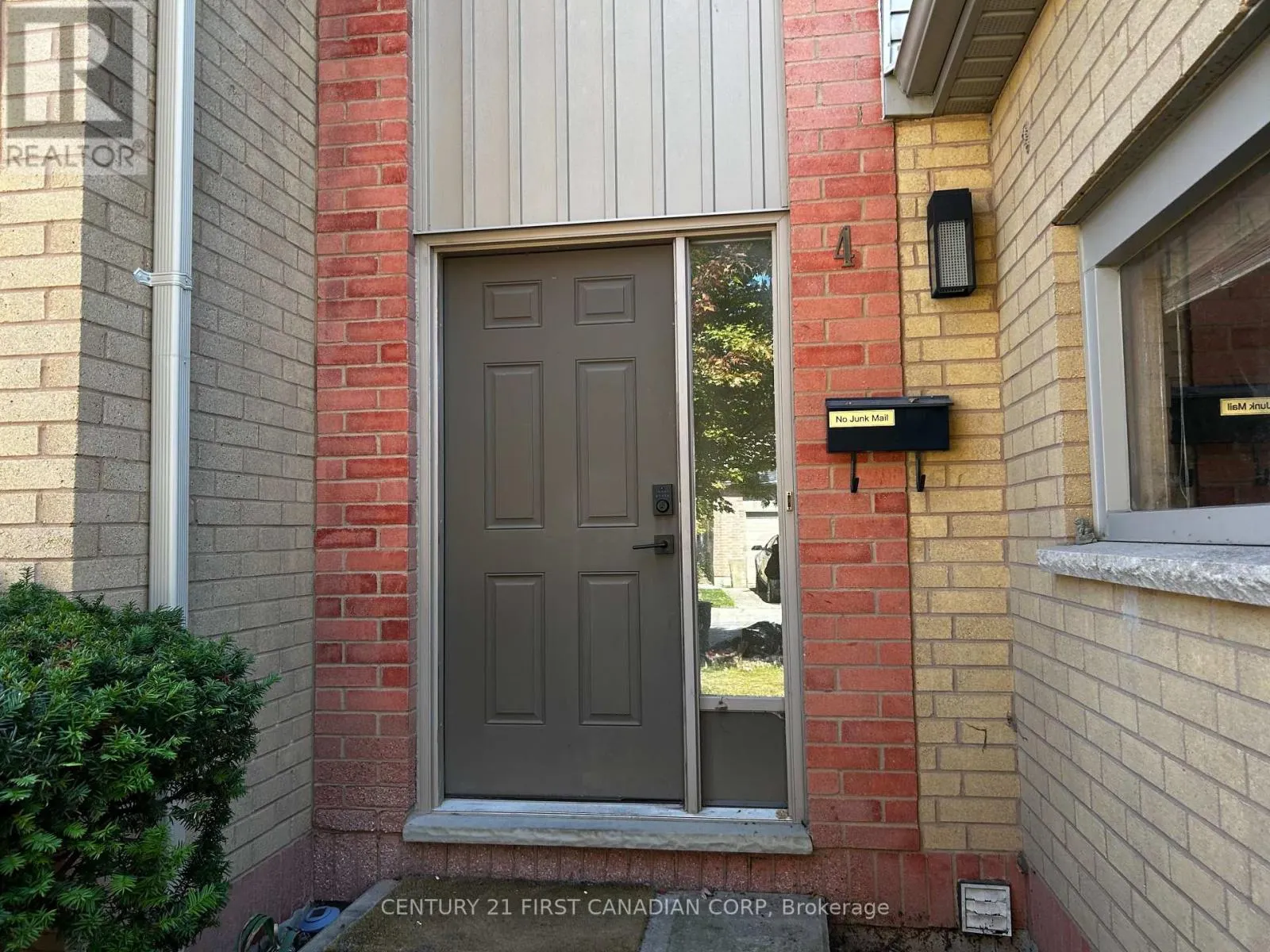 4 - 1199 HAMILTON ROAD, #4
