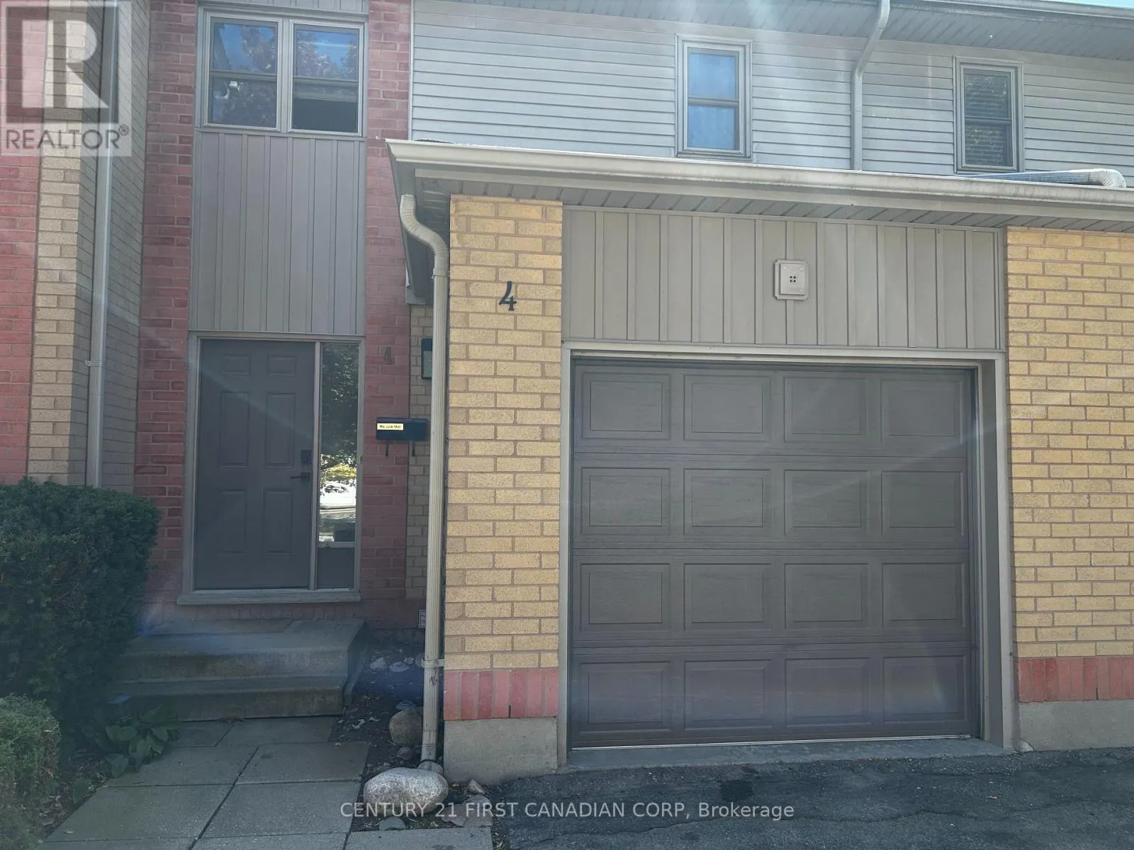 4 - 1199 HAMILTON ROAD, #4