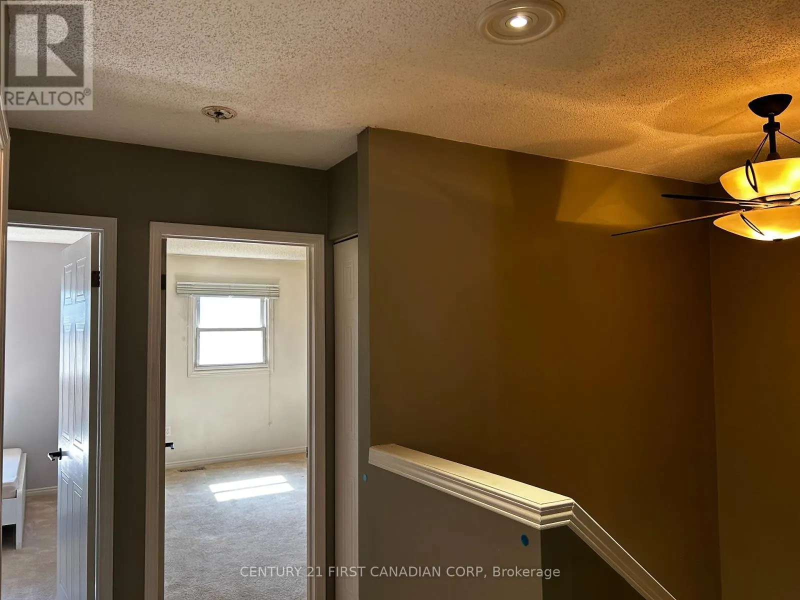 4 - 1199 HAMILTON ROAD, #4