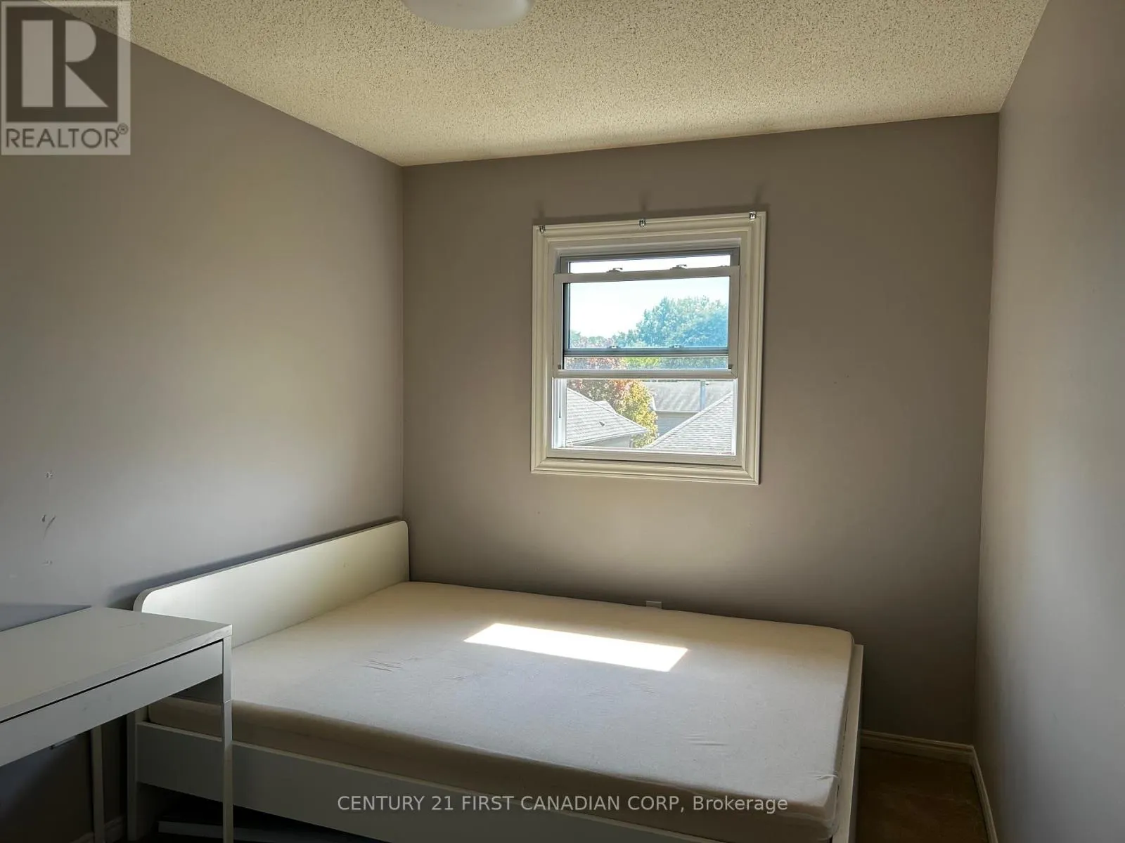 4 - 1199 HAMILTON ROAD, #4