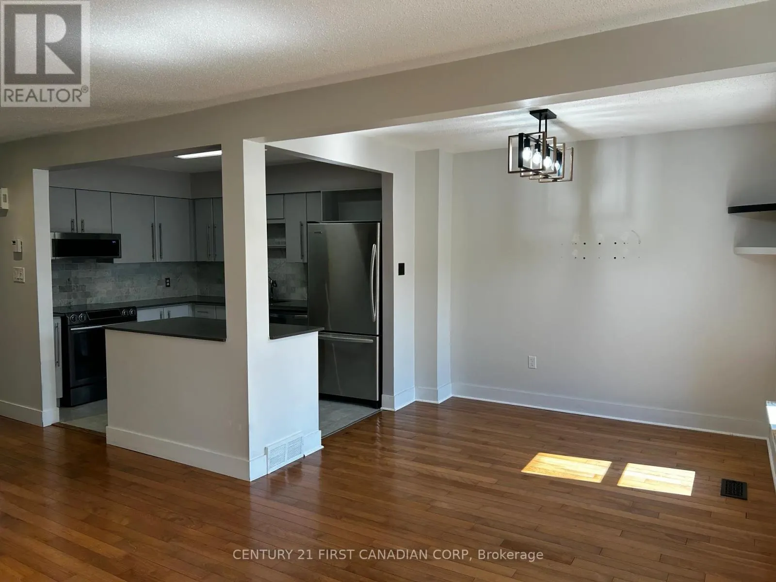 4 - 1199 HAMILTON ROAD, #4