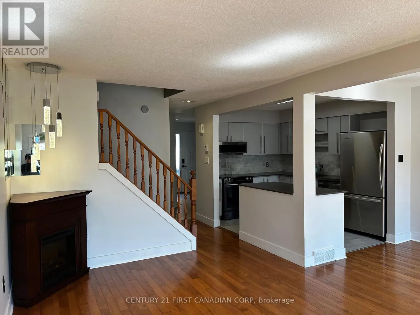 4 - 1199 HAMILTON ROAD, #4