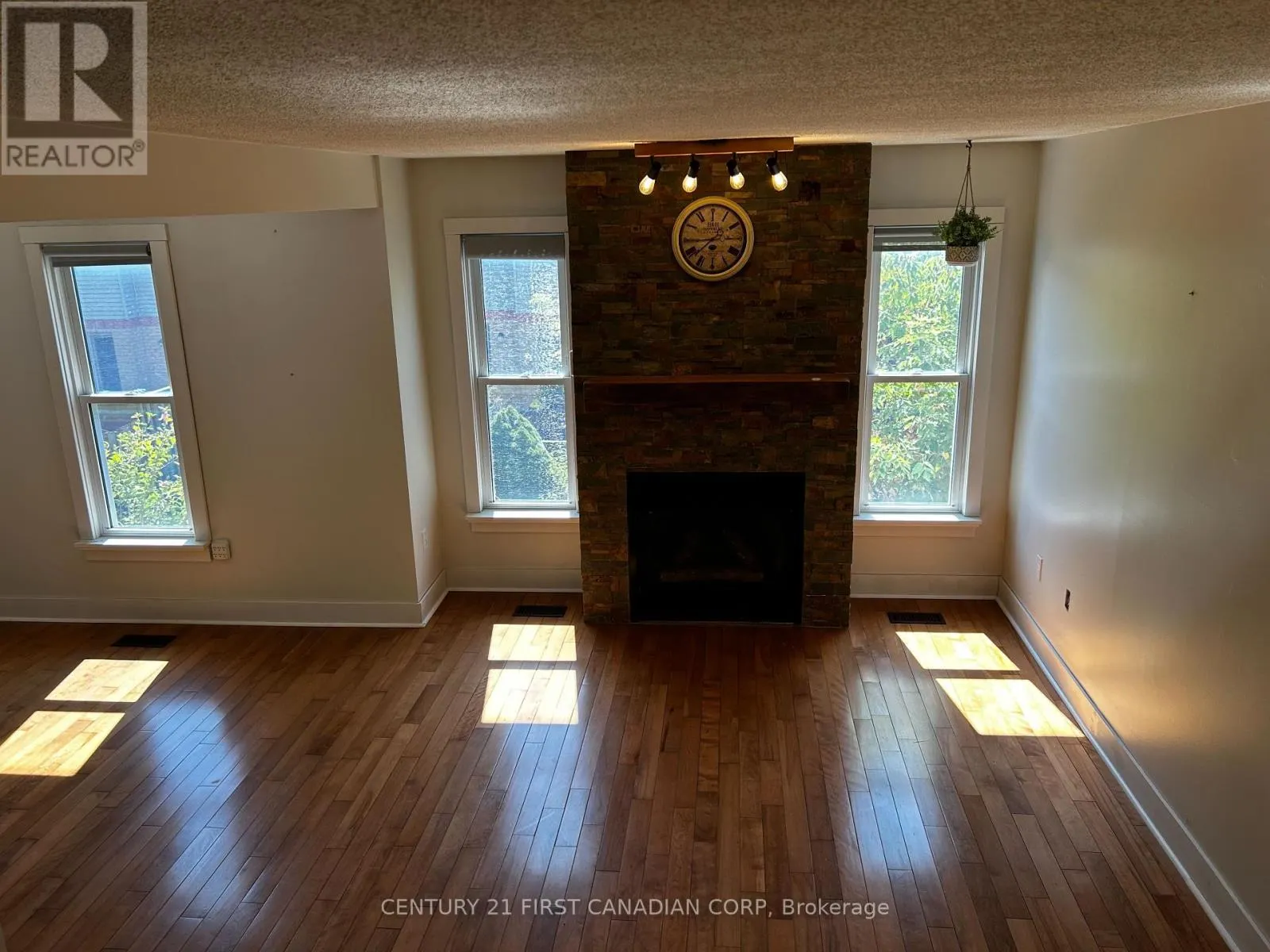 4 - 1199 HAMILTON ROAD, #4