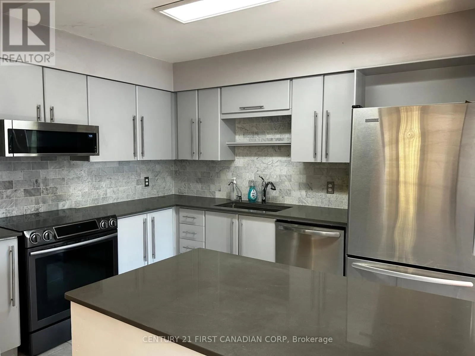4 - 1199 HAMILTON ROAD, #4