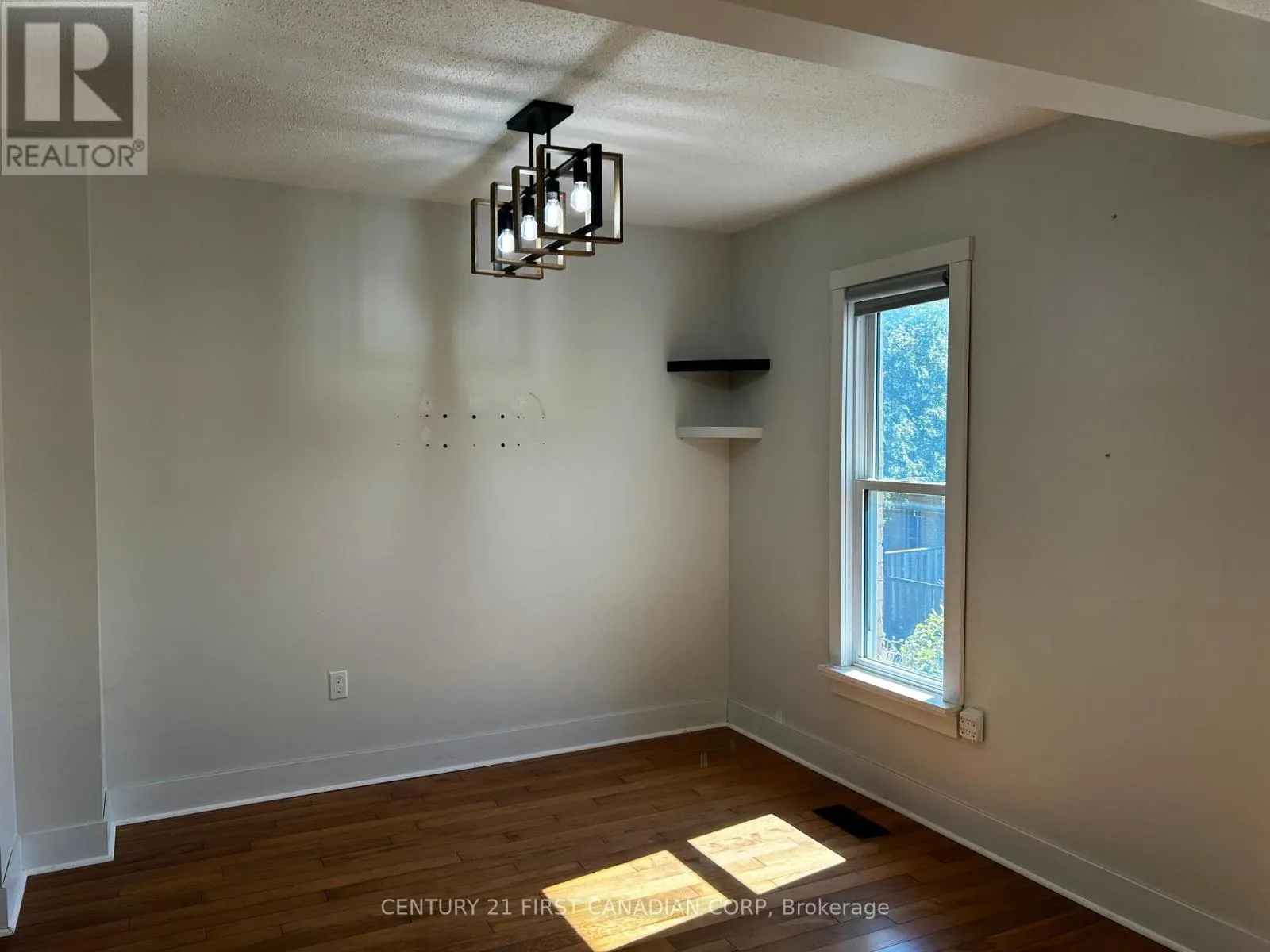 4 - 1199 HAMILTON ROAD, #4