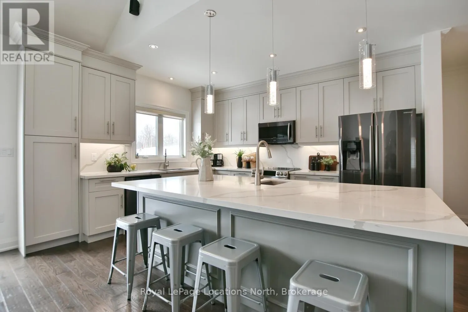 138 CRESTVIEW COURT