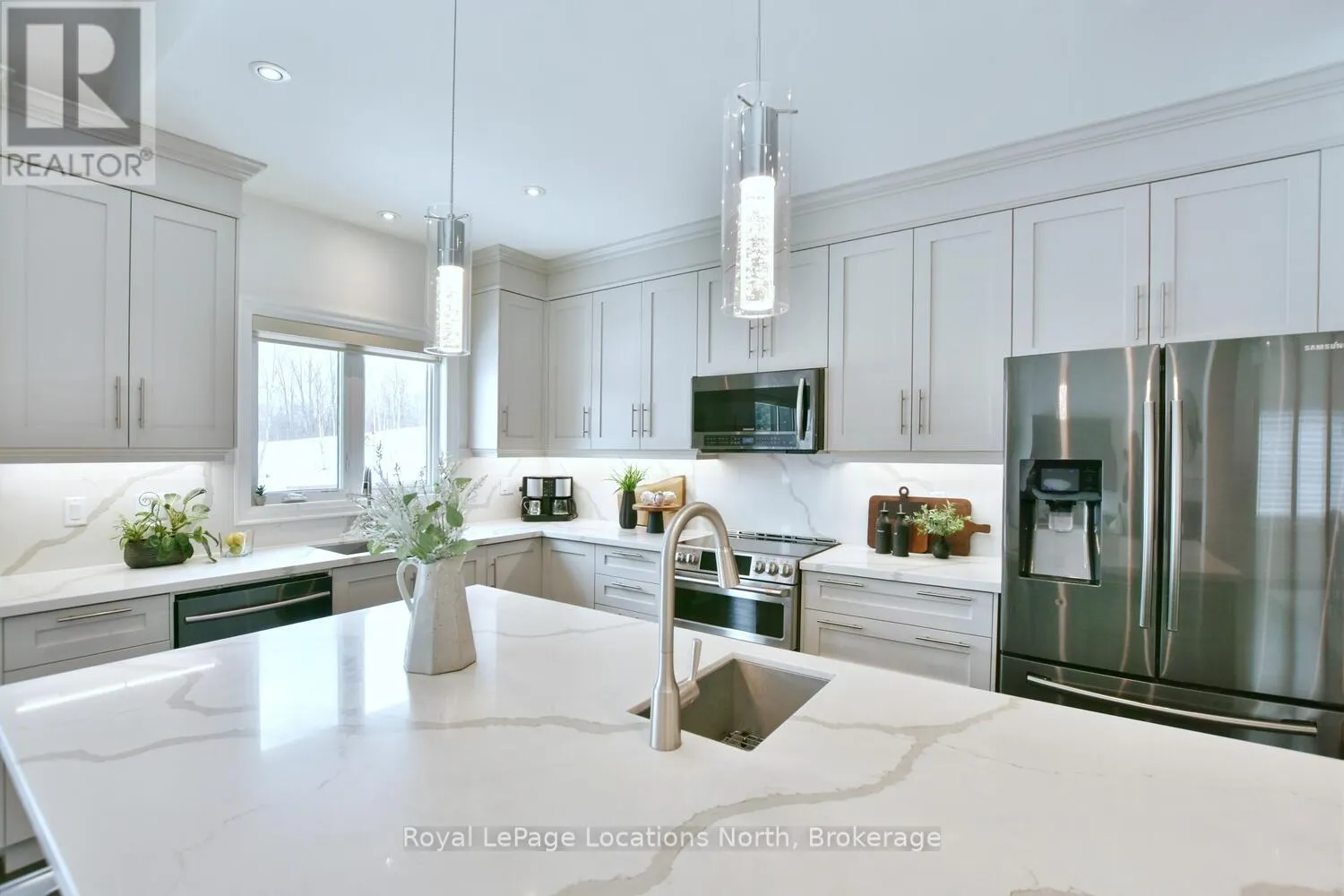 138 CRESTVIEW COURT