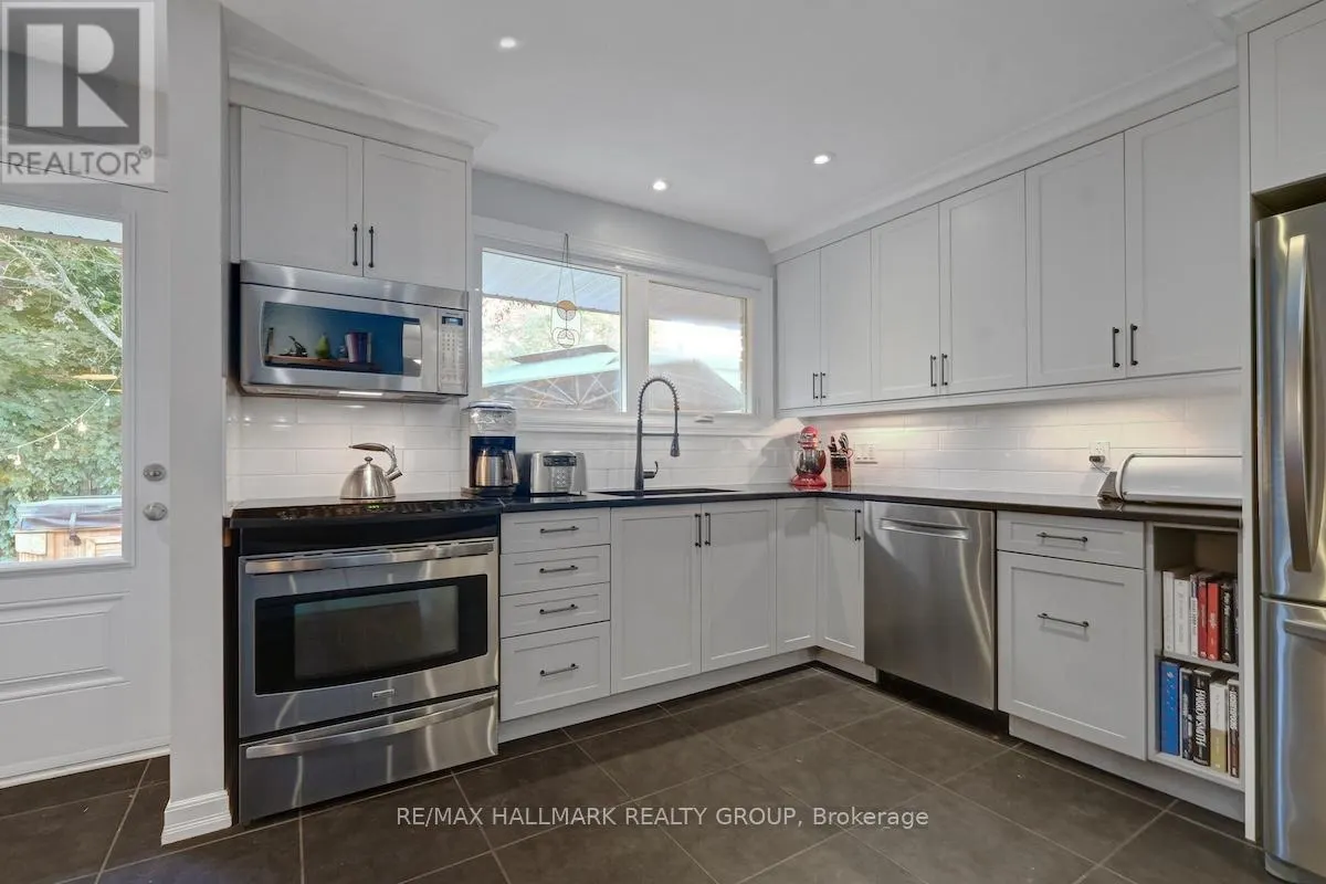 599 DUFF CRESCENT