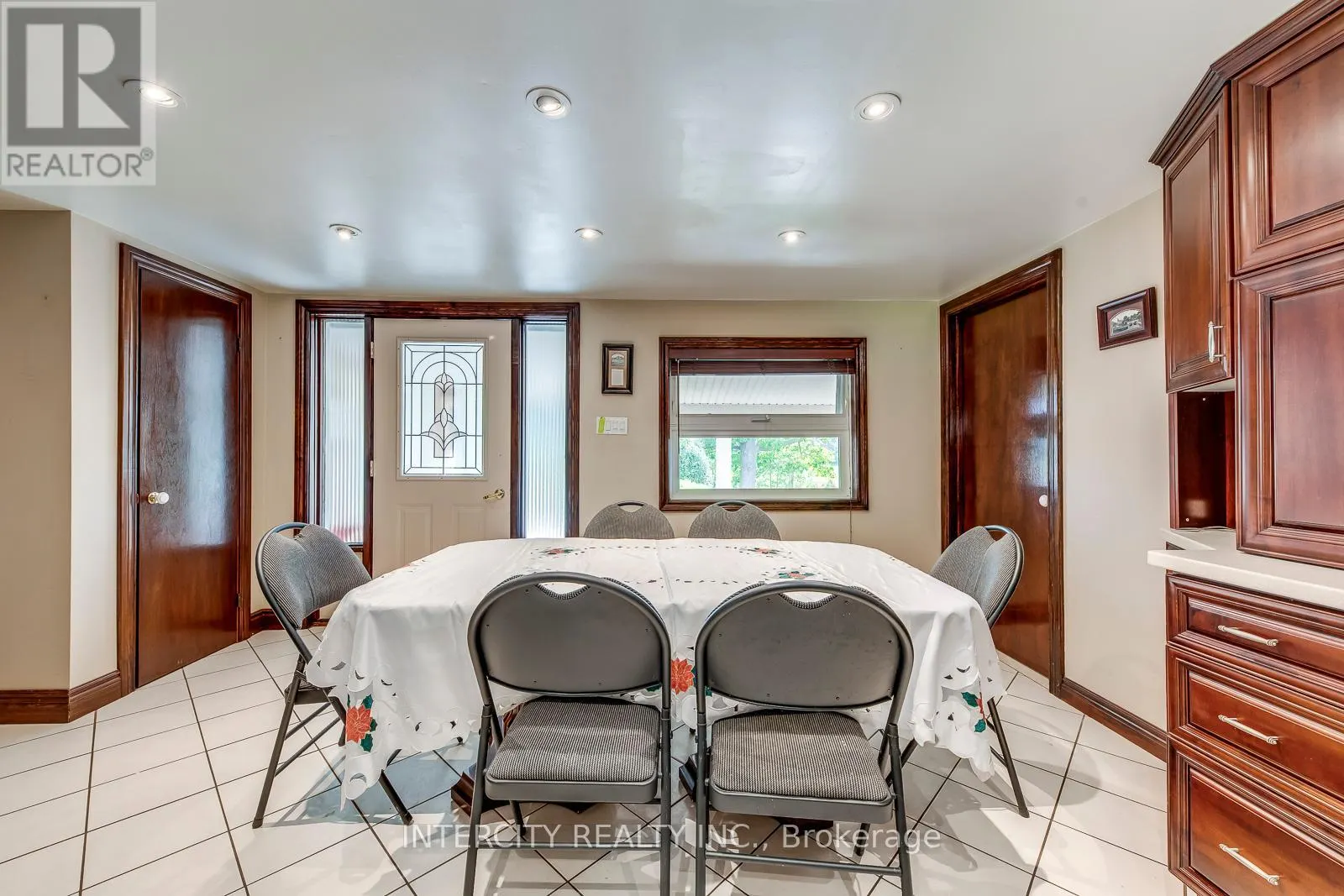 2764 GOVERNORS ROAD