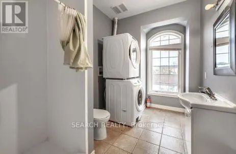 UPPER - 9 CHESTNUT STREET E