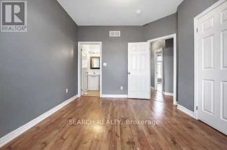 UPPER - 9 CHESTNUT STREET E