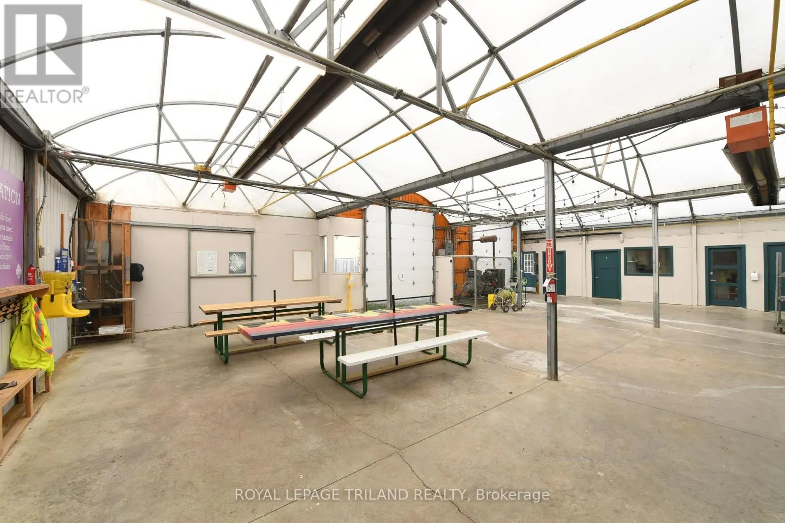 5101 DUNDAS STREET