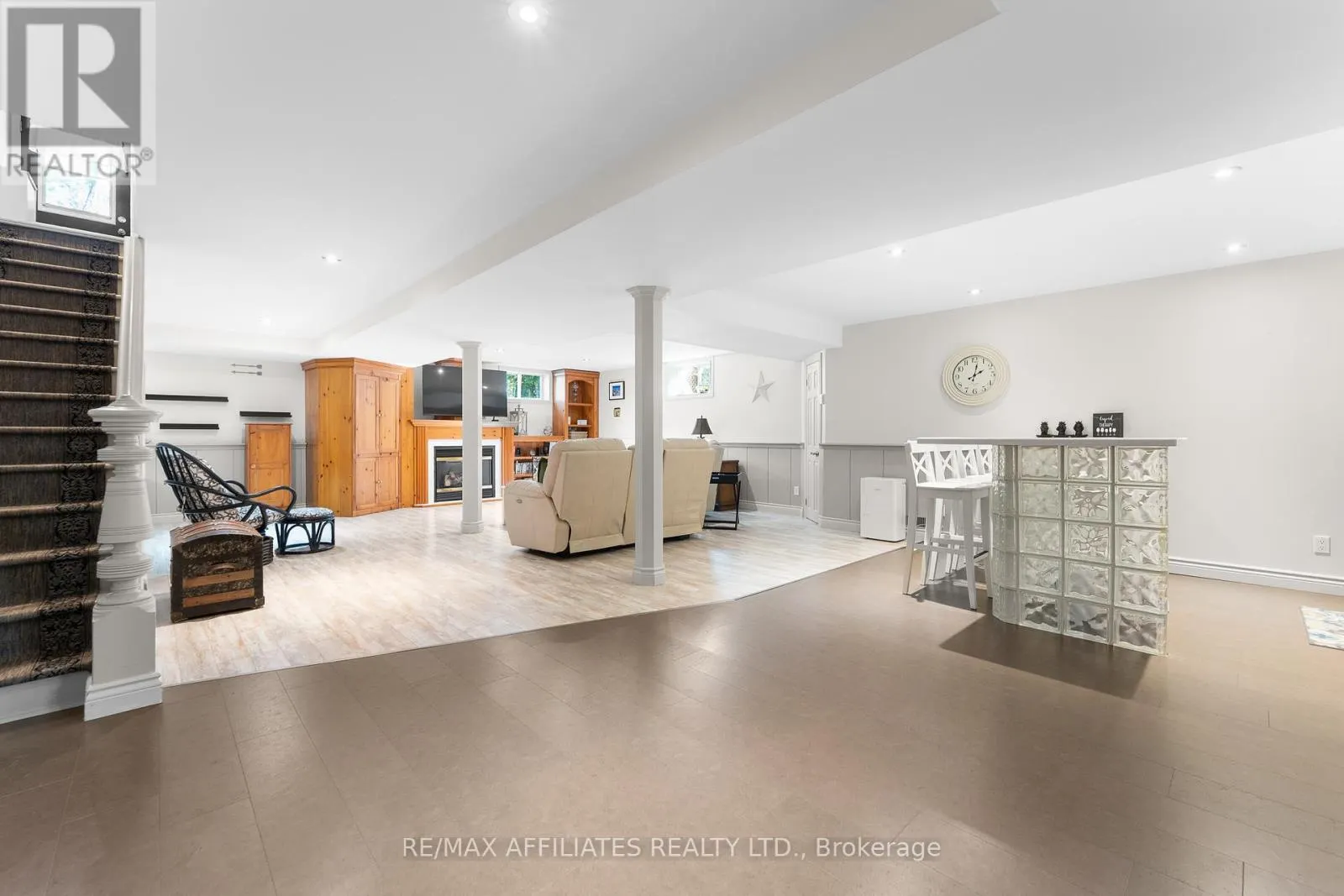 355 RIVERWOOD DRIVE