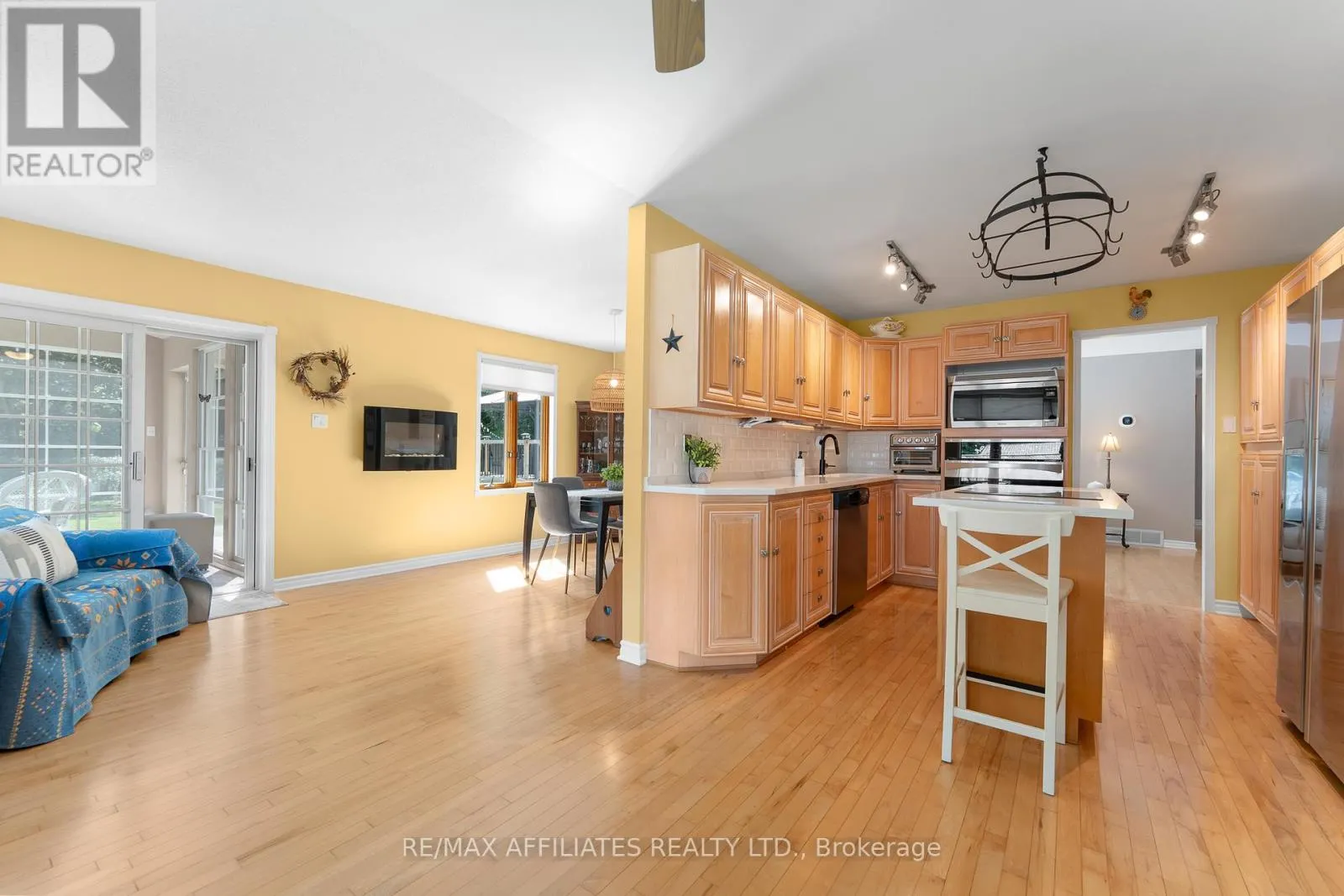 355 RIVERWOOD DRIVE
