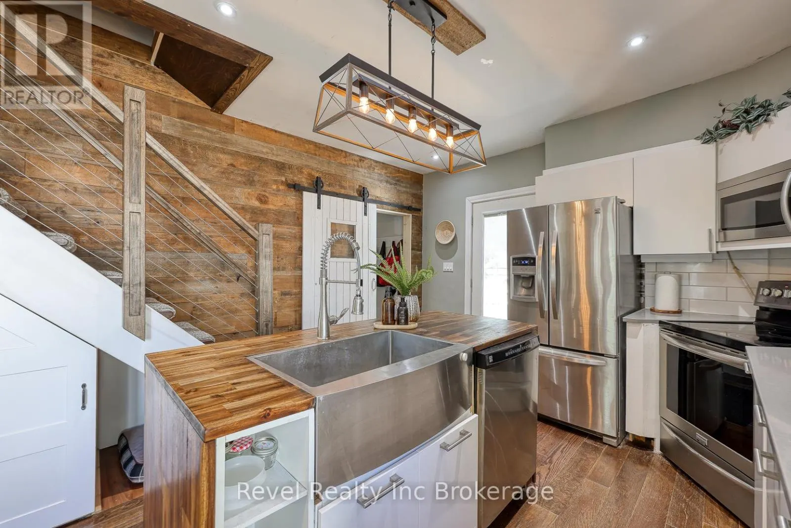 174 DELATRE STREET W