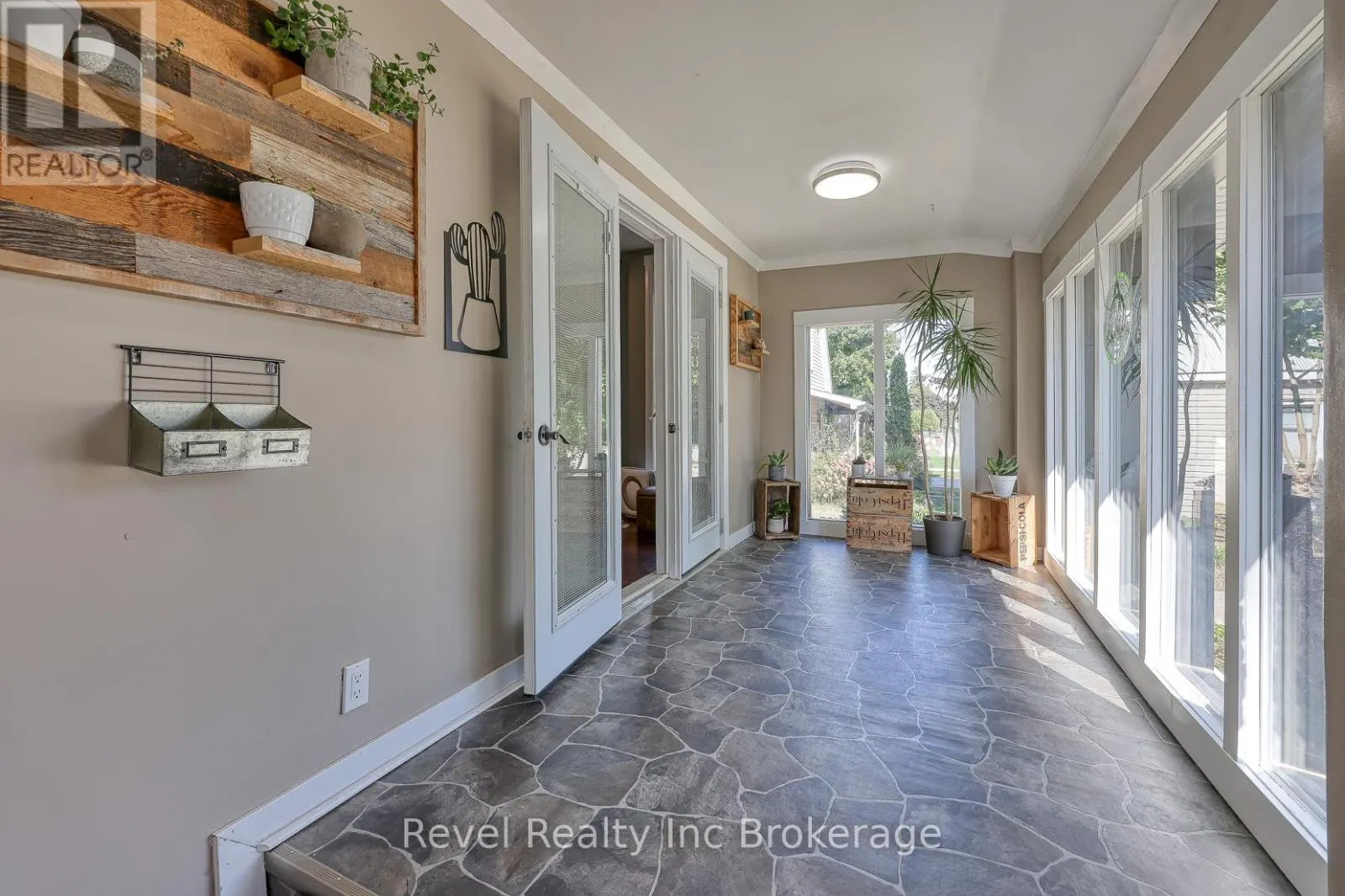 174 DELATRE STREET W