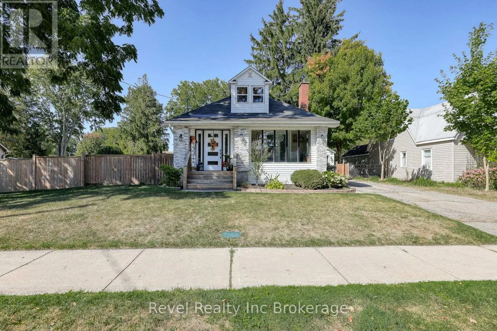 174 DELATRE STREET W