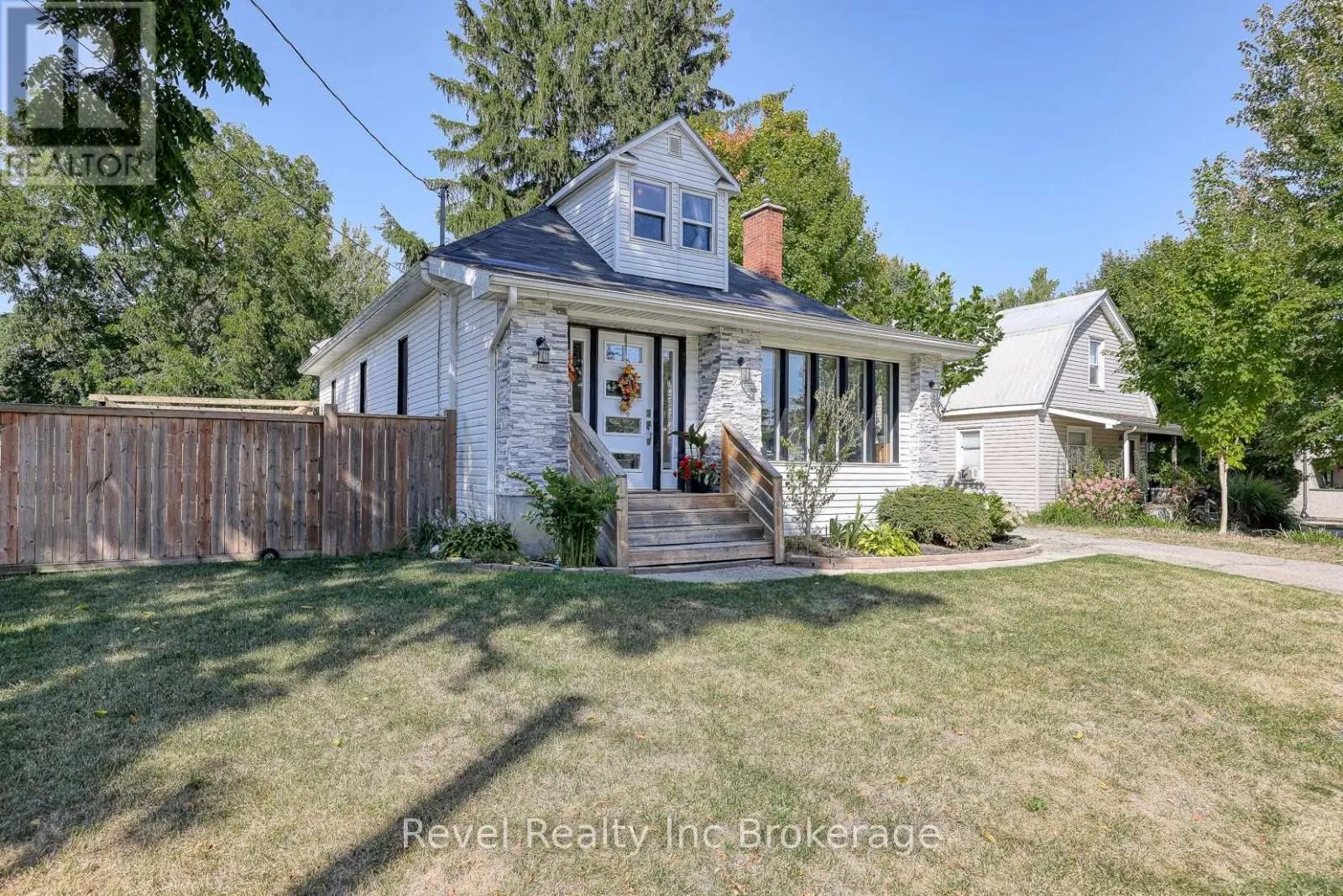 174 DELATRE STREET W