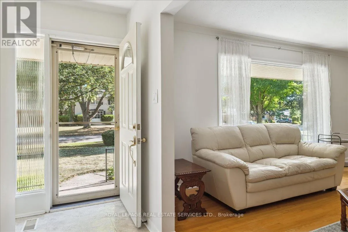25 REGENCY ROAD