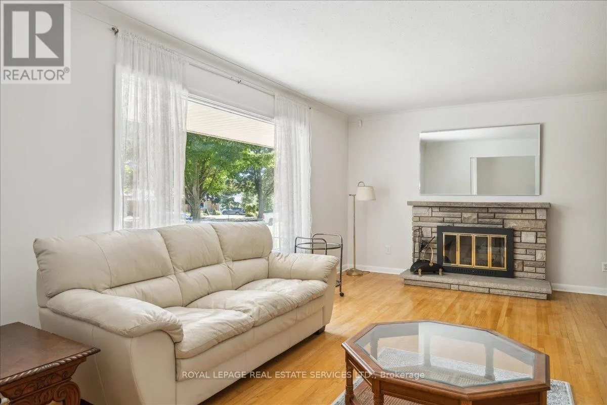 25 REGENCY ROAD