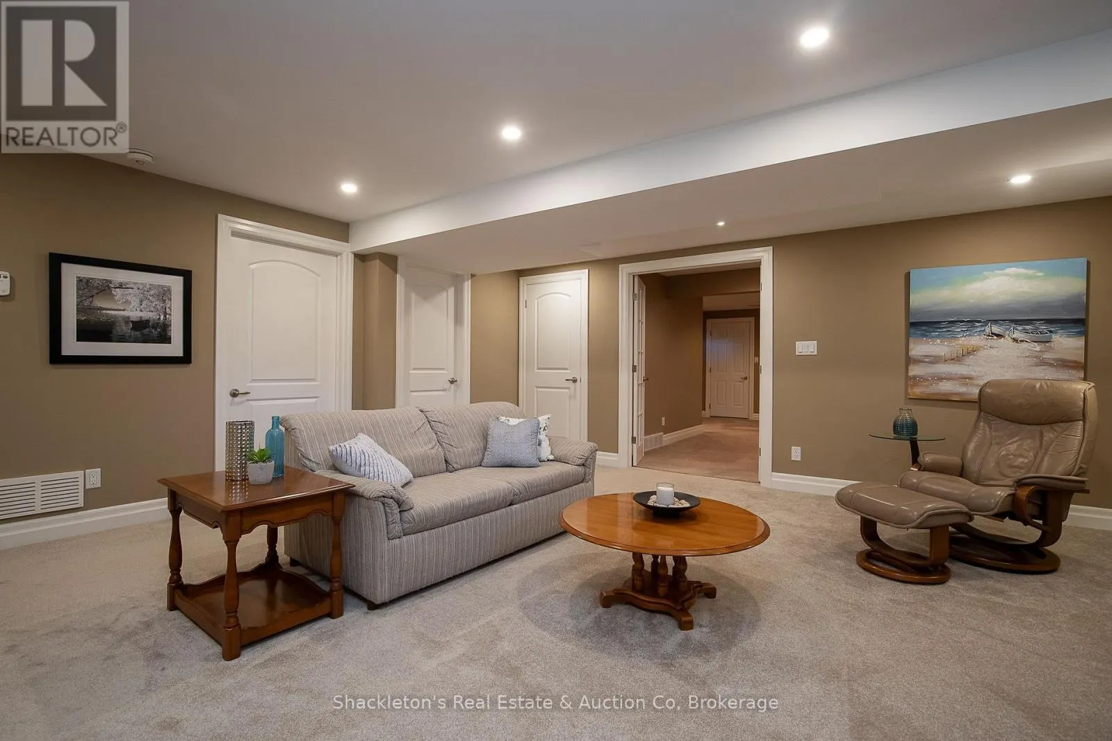 30 - 41 NORTH POINTE DRIVE, #30