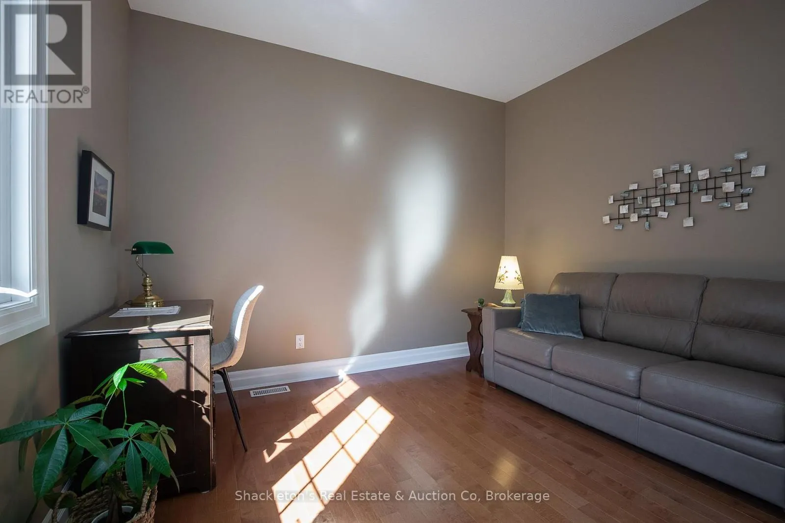 30 - 41 NORTH POINTE DRIVE, #30