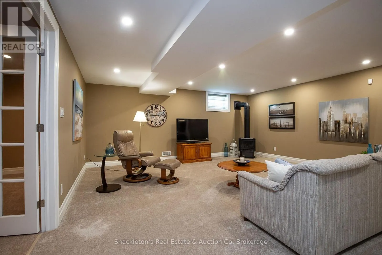 30 - 41 NORTH POINTE DRIVE, #30