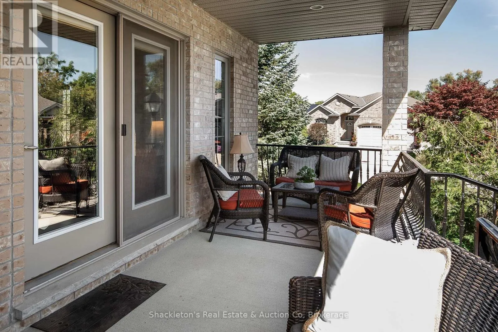 30 - 41 NORTH POINTE DRIVE, #30