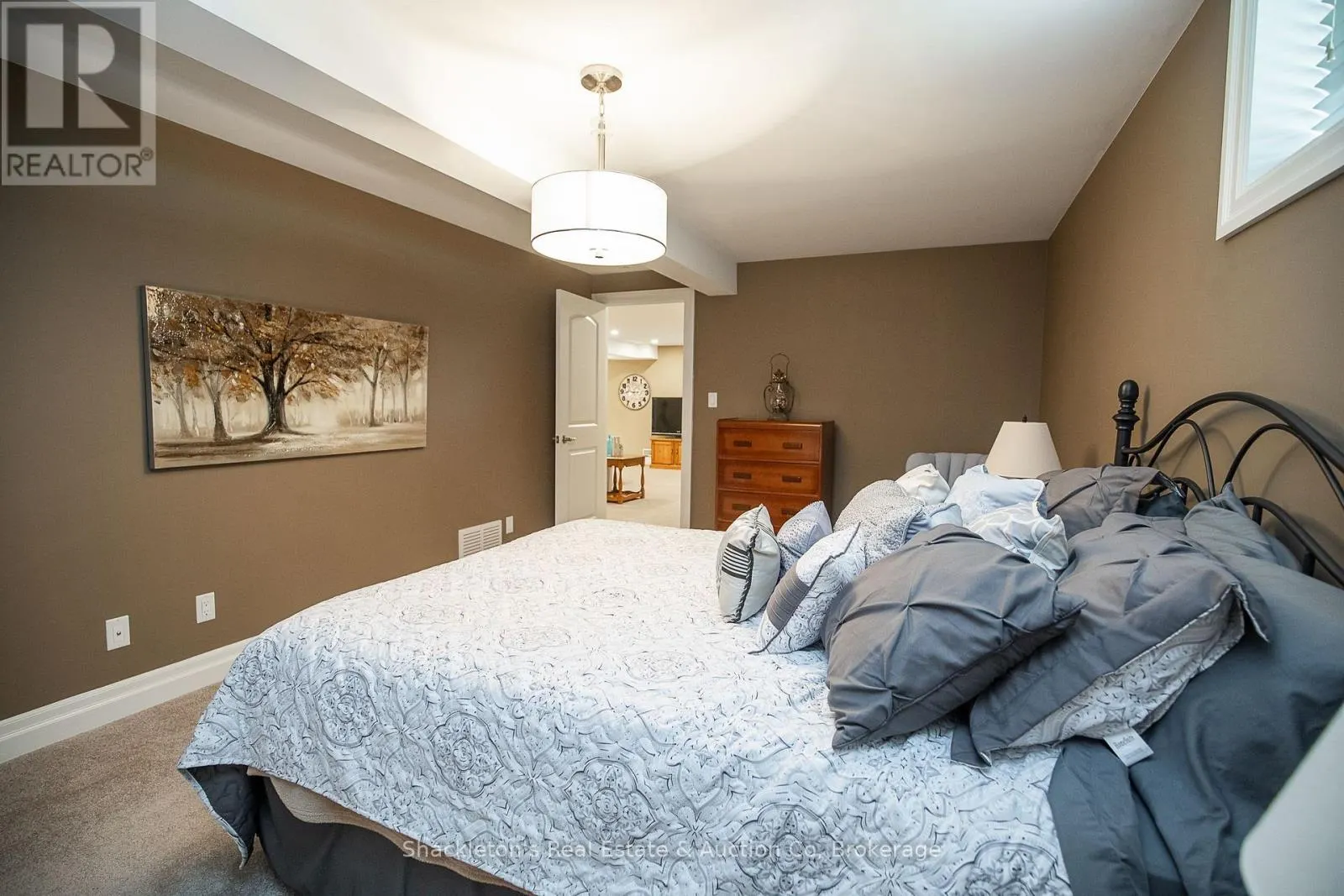 30 - 41 NORTH POINTE DRIVE, #30