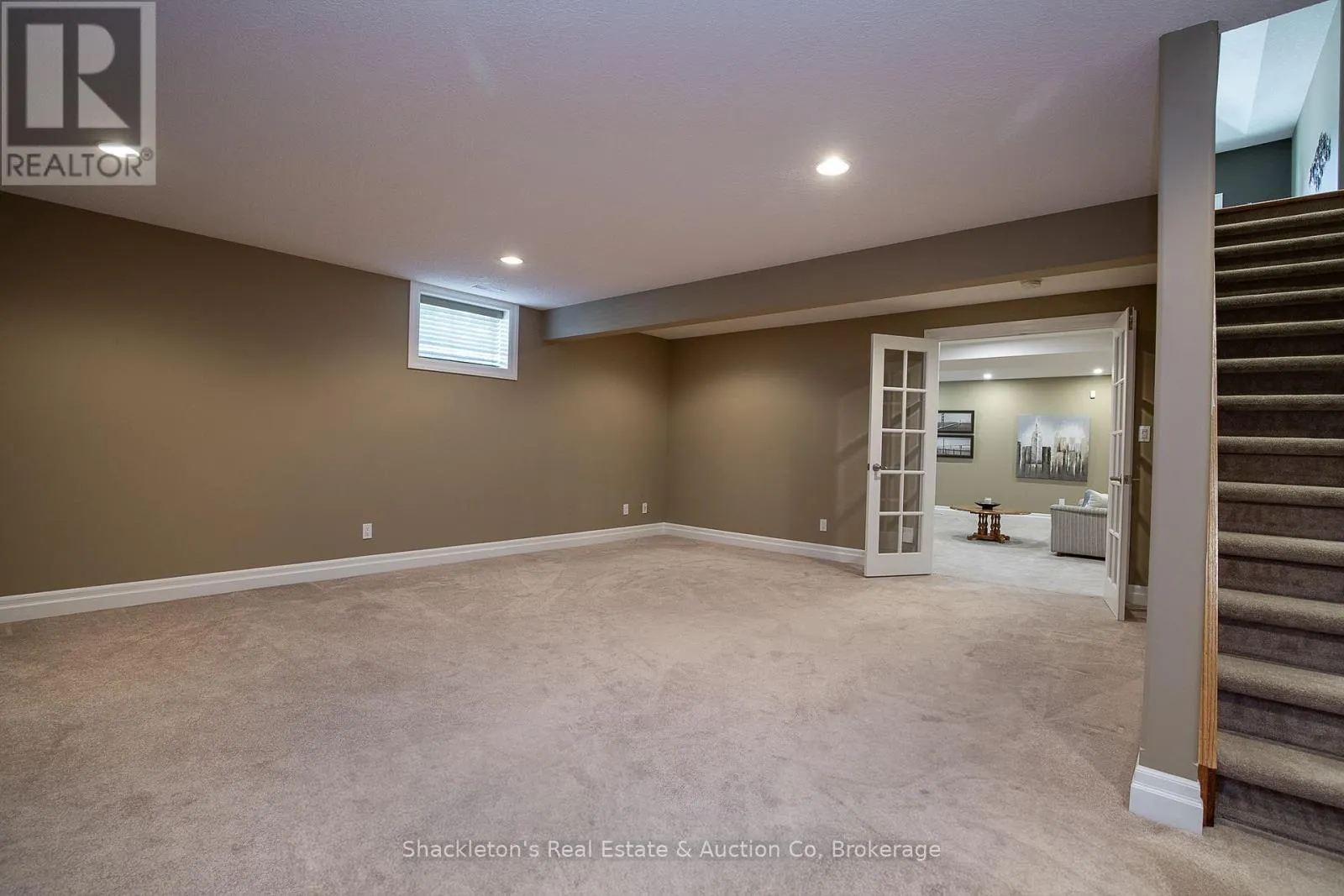 30 - 41 NORTH POINTE DRIVE, #30