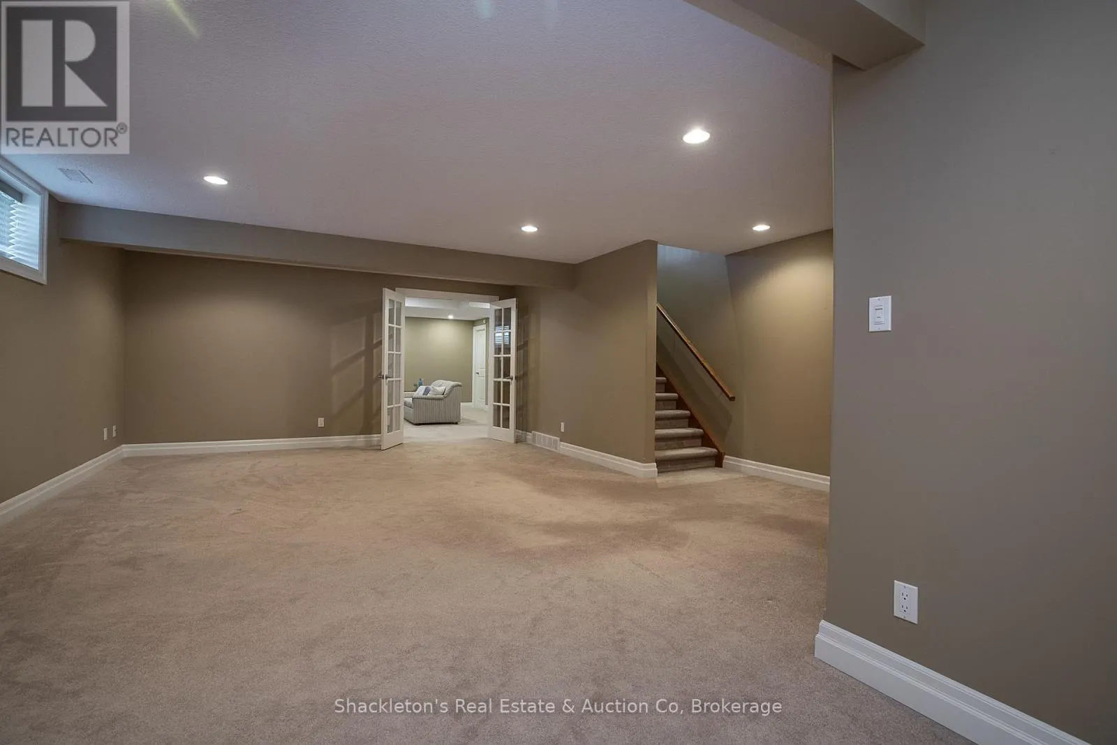 30 - 41 NORTH POINTE DRIVE, #30