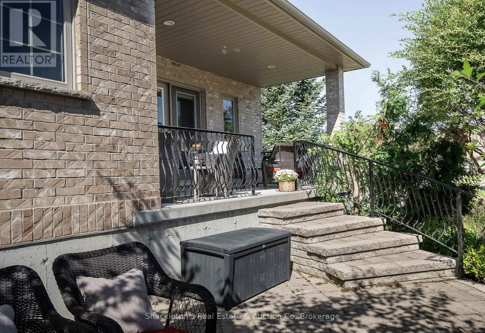 30 - 41 NORTH POINTE DRIVE, #30