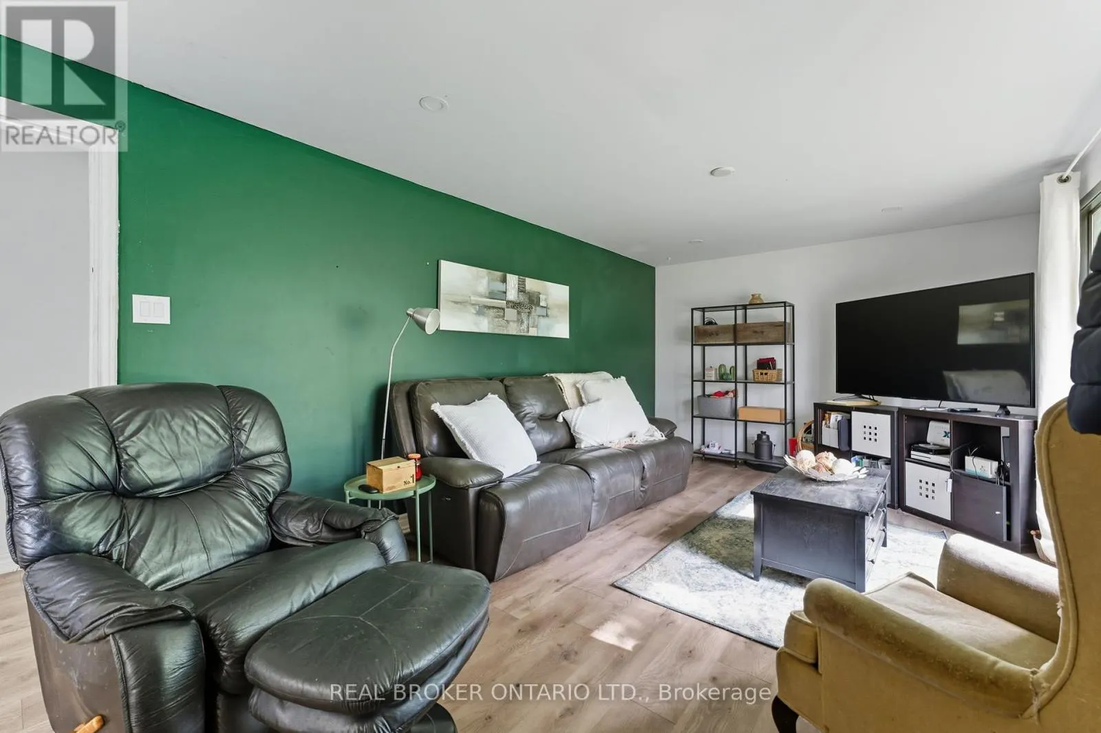 2627 DONNELLY DRIVE
