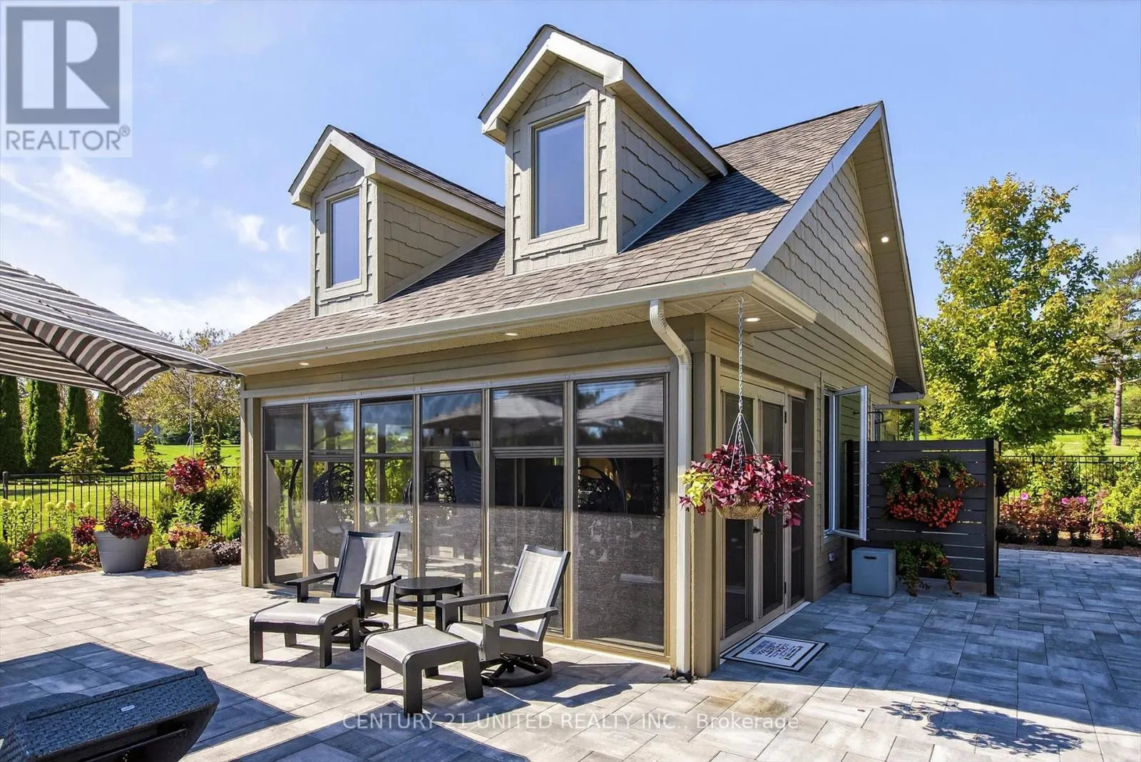 9 MAPLEHILL DRIVE