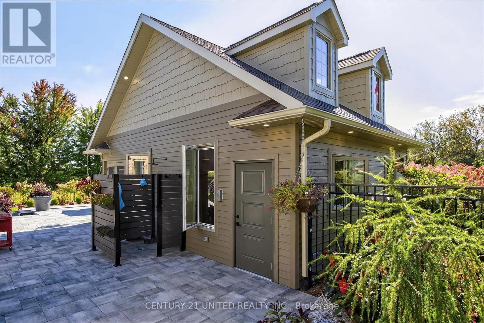9 MAPLEHILL DRIVE