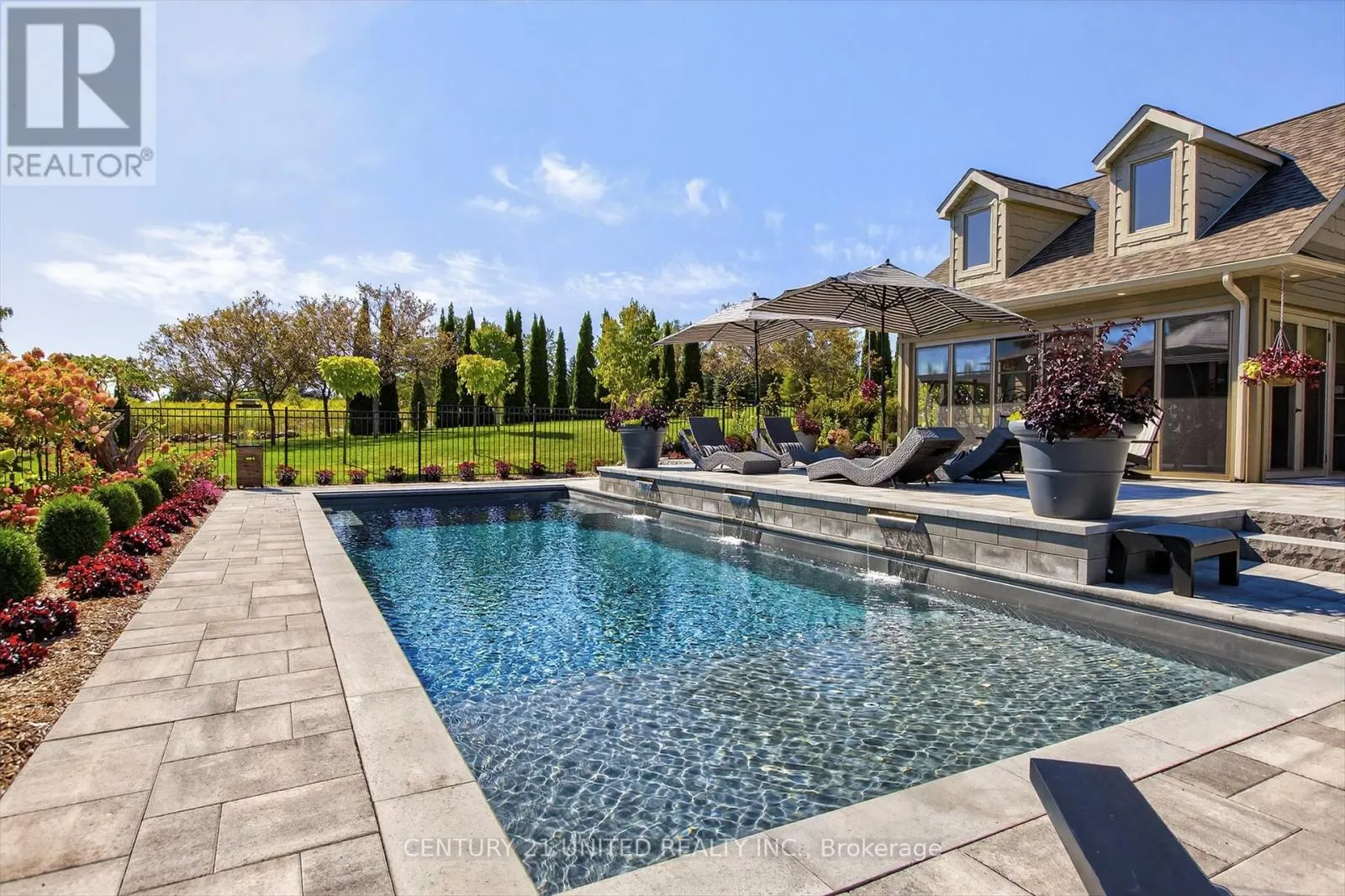 9 MAPLEHILL DRIVE