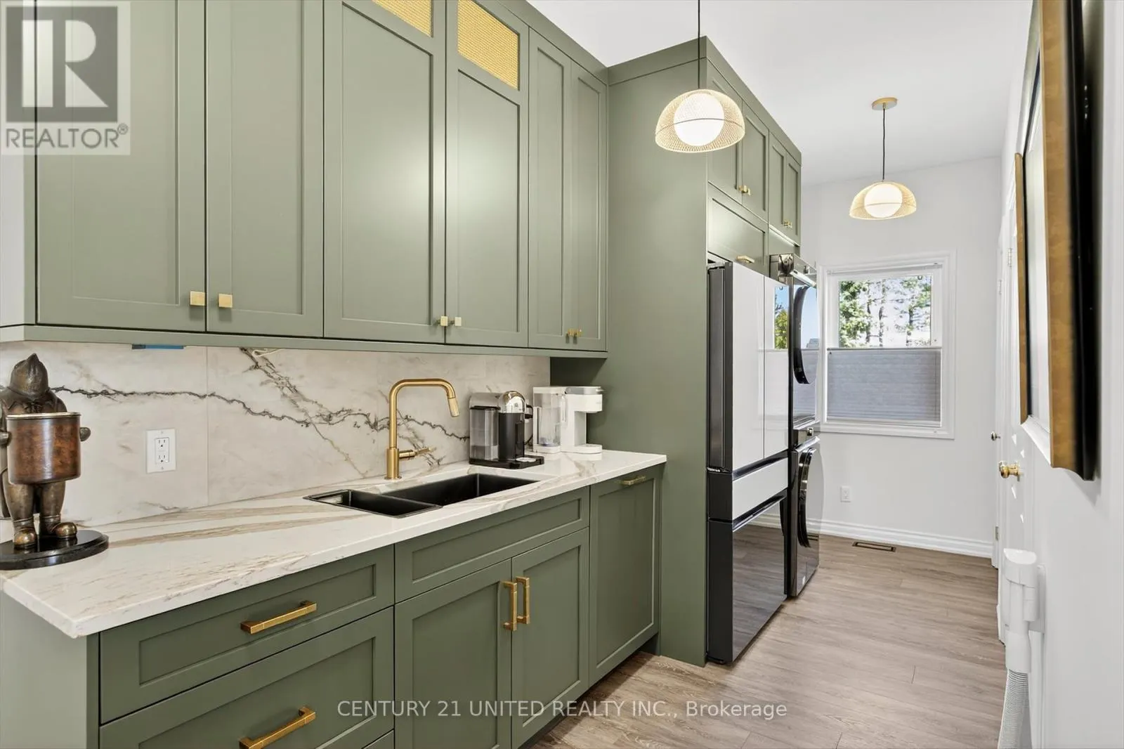9 MAPLEHILL DRIVE