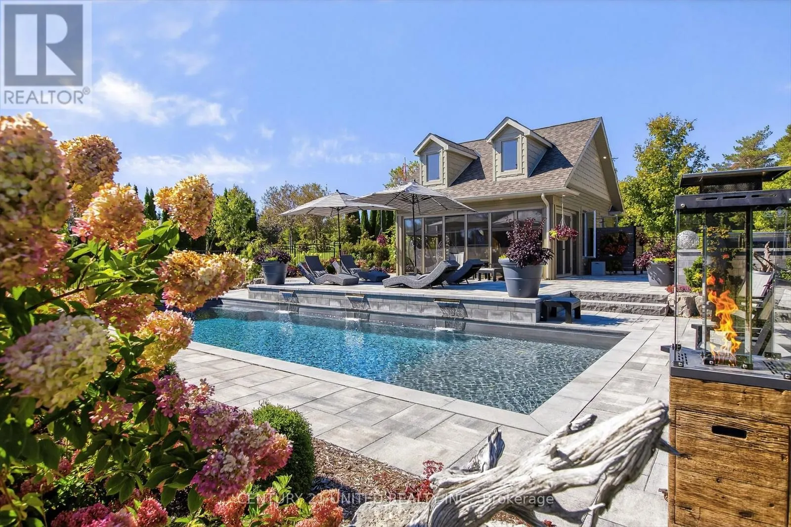 9 MAPLEHILL DRIVE