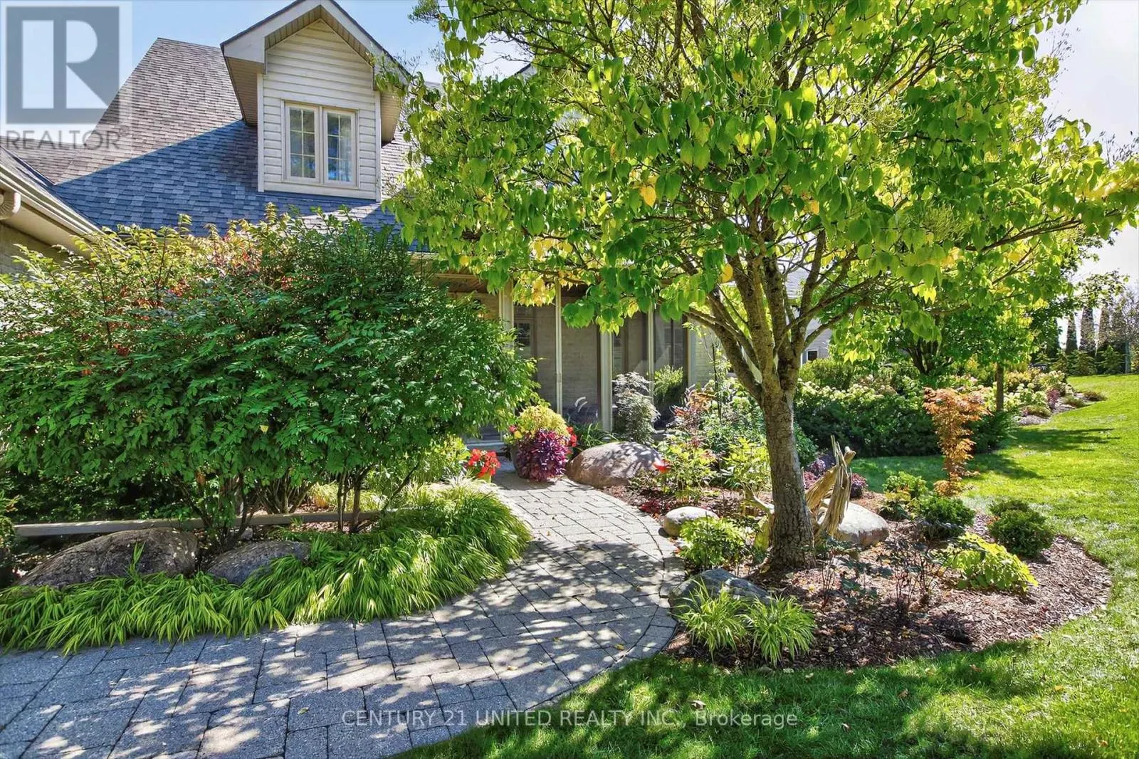 9 MAPLEHILL DRIVE