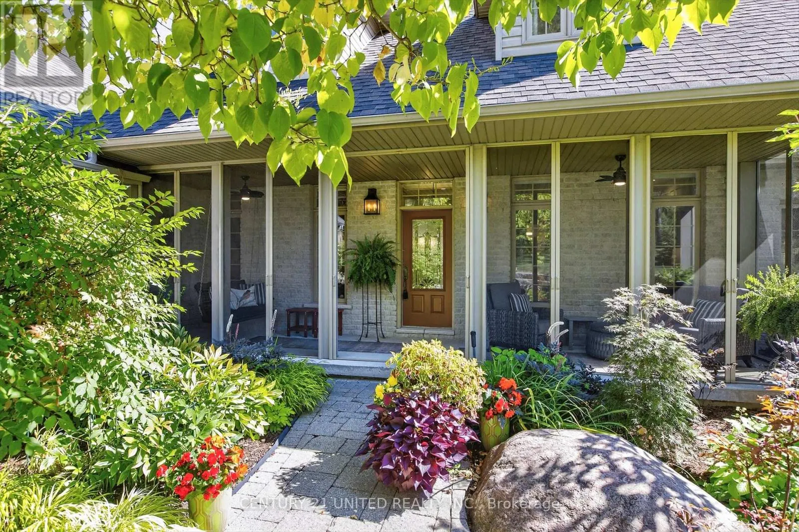 9 MAPLEHILL DRIVE