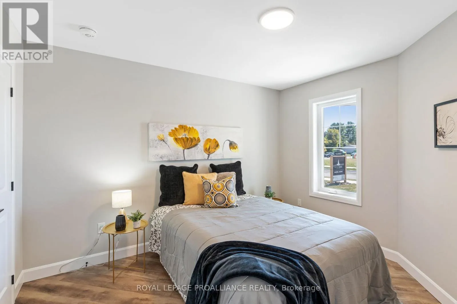 102 - 14 MEADOWCREEK DRIVE, #102