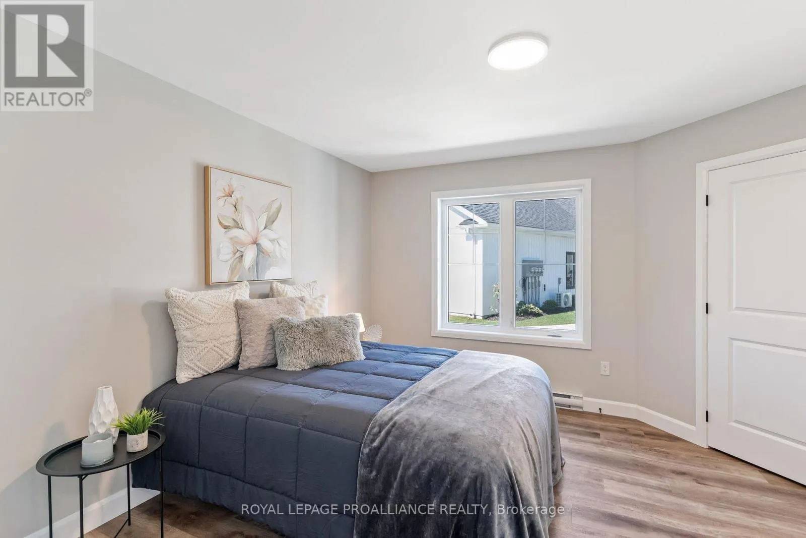 102 - 14 MEADOWCREEK DRIVE, #102