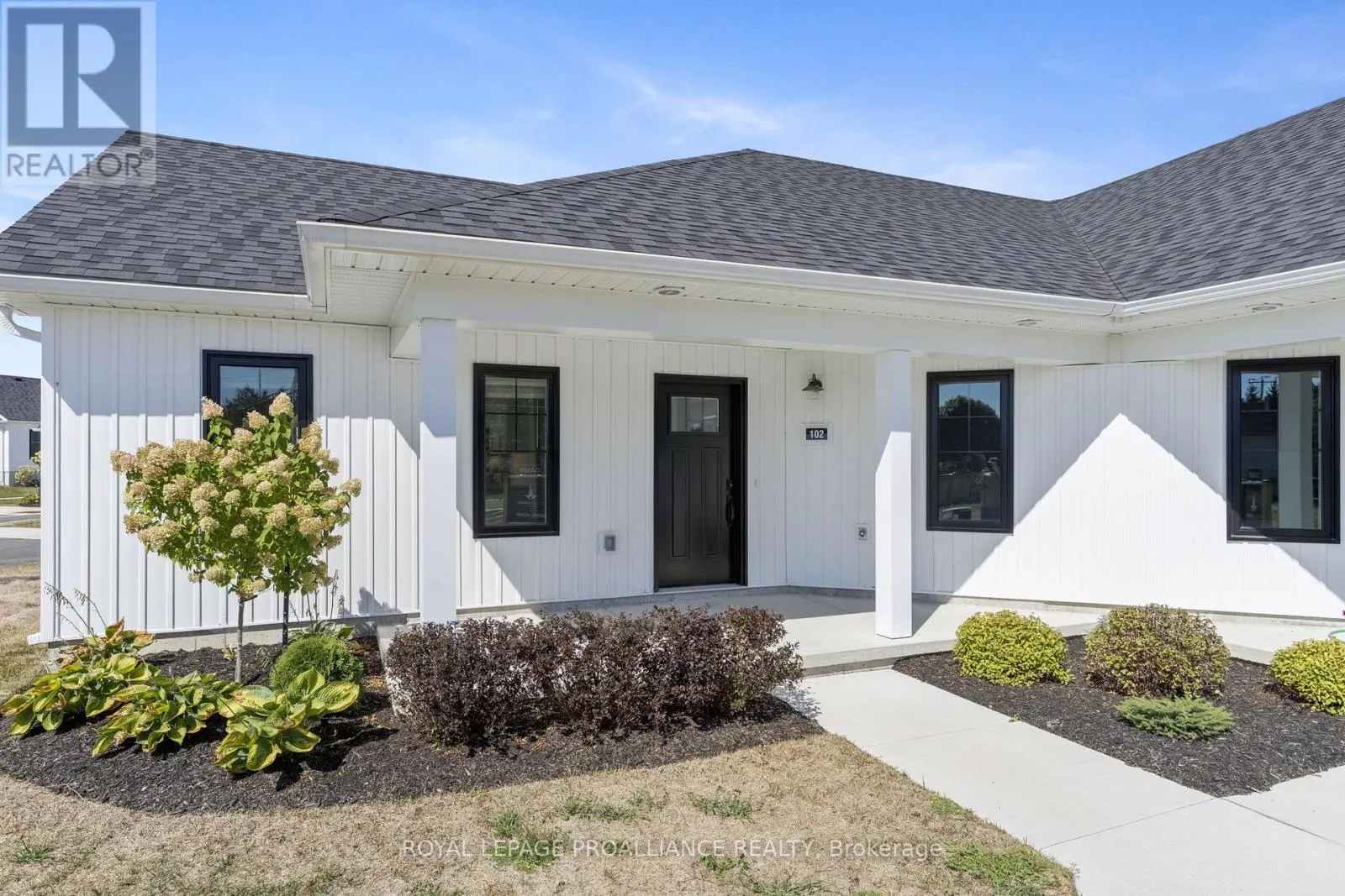102 - 14 MEADOWCREEK DRIVE, #102