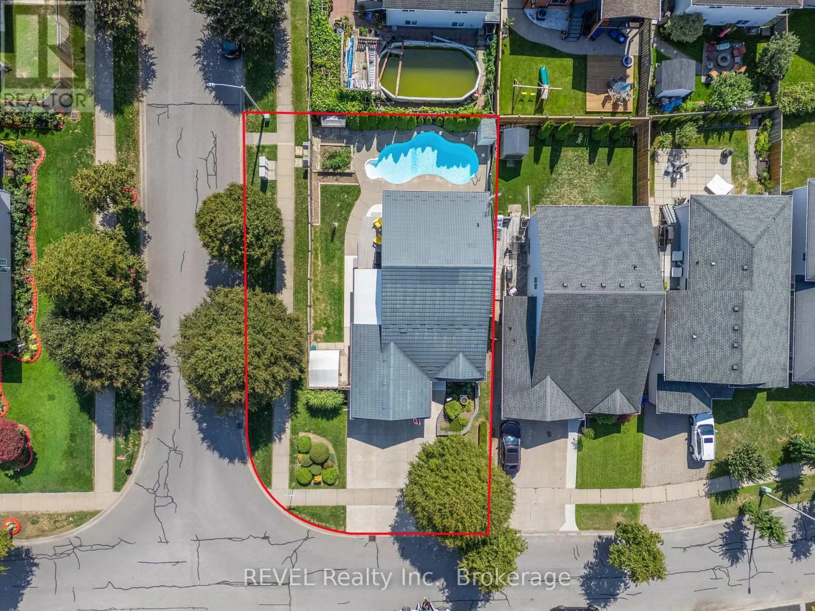 8116 WOODSVIEW CRESCENT